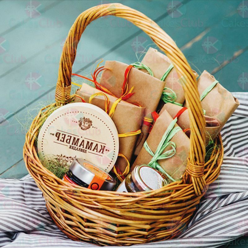 Корзина "для любителей красного вина"