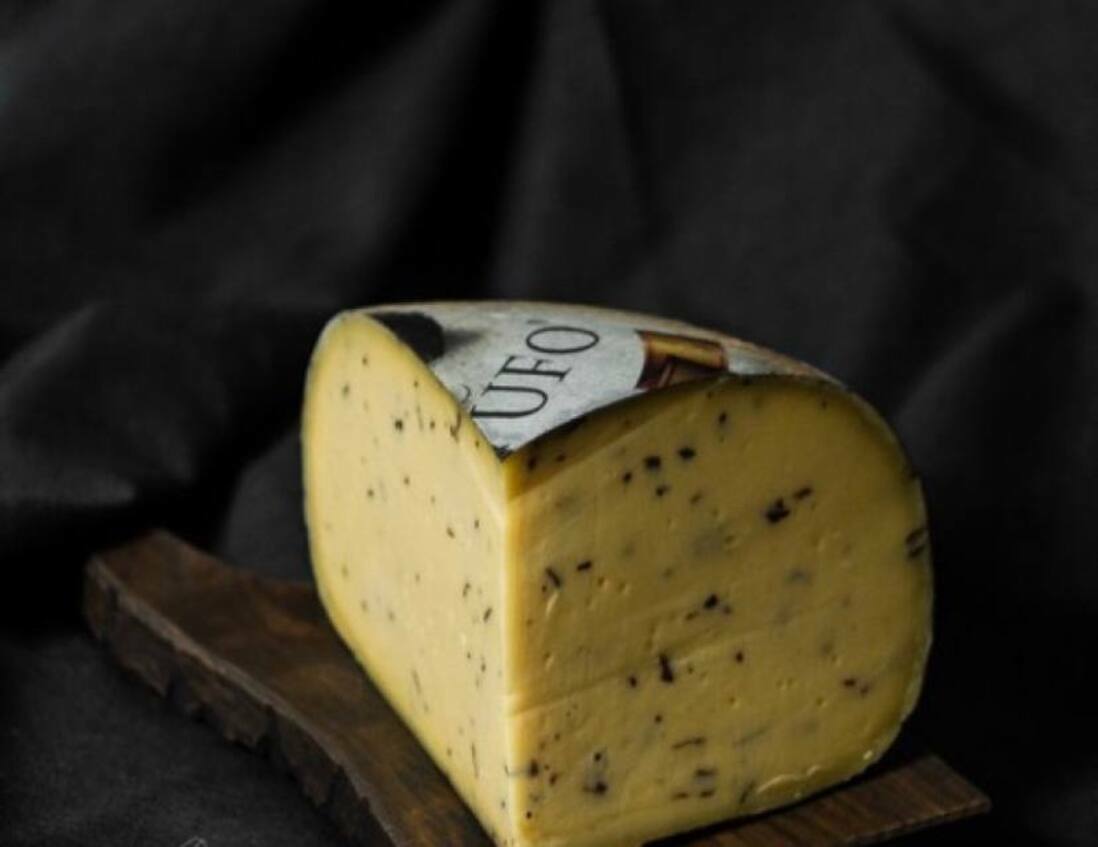 Сыр Тартуфо с трюфелем Сыр Тартуфо с трюфелем